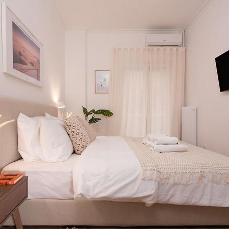 Unique 2 Bedrooms Apartment, Steps To Plaka And City Center เอเธนส์ ภายนอก รูปภาพ