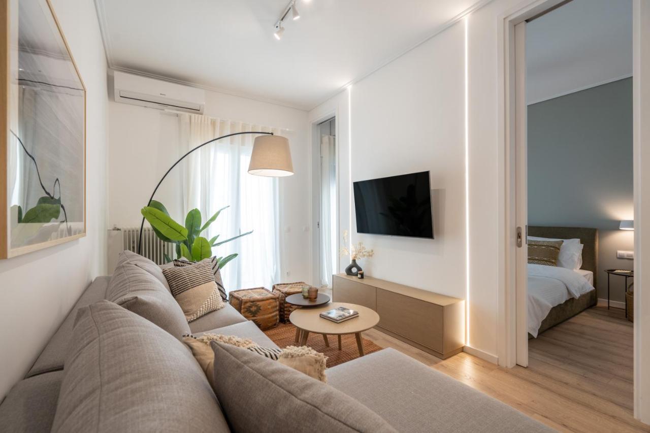 Unique 2 Bedrooms Apartment, Steps To Plaka And City Center เอเธนส์ ภายนอก รูปภาพ