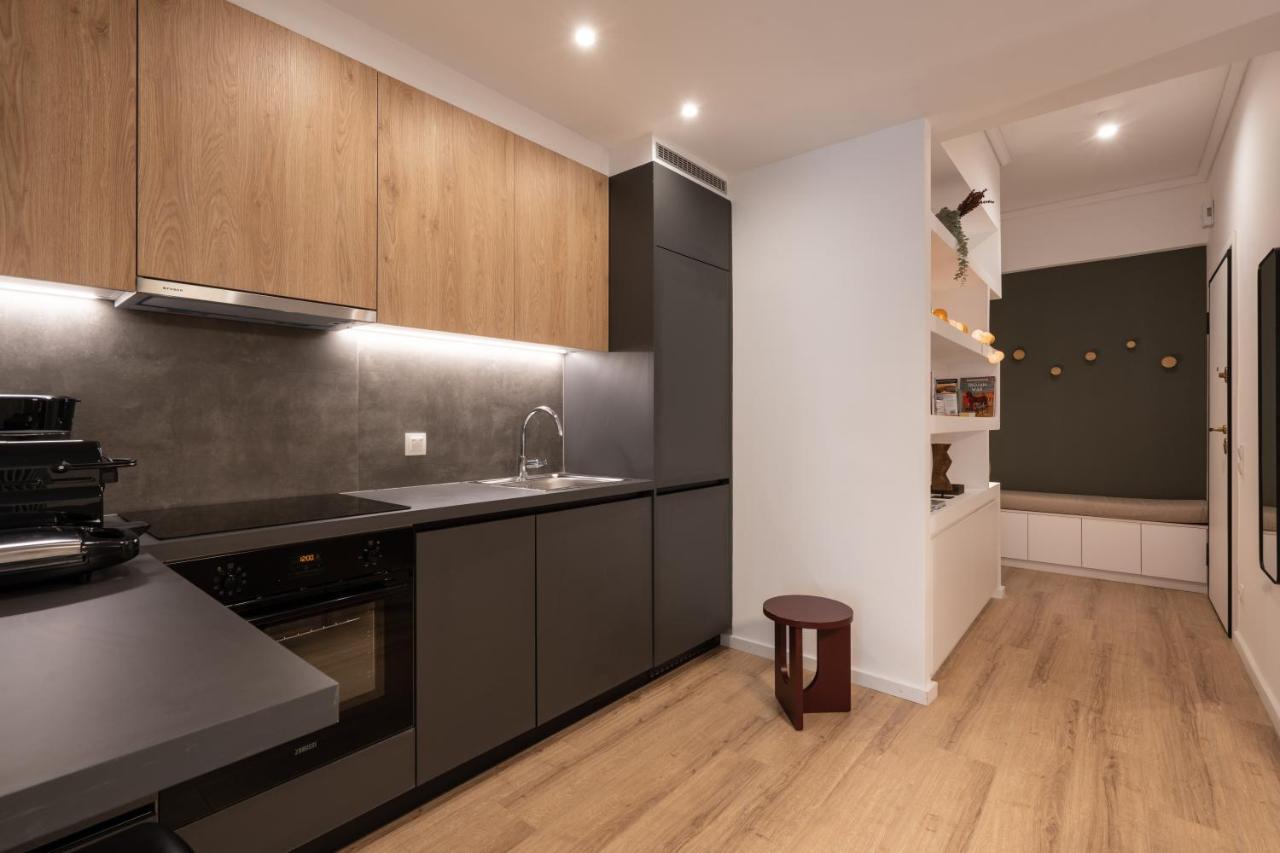 Unique 2 Bedrooms Apartment, Steps To Plaka And City Center เอเธนส์ ภายนอก รูปภาพ