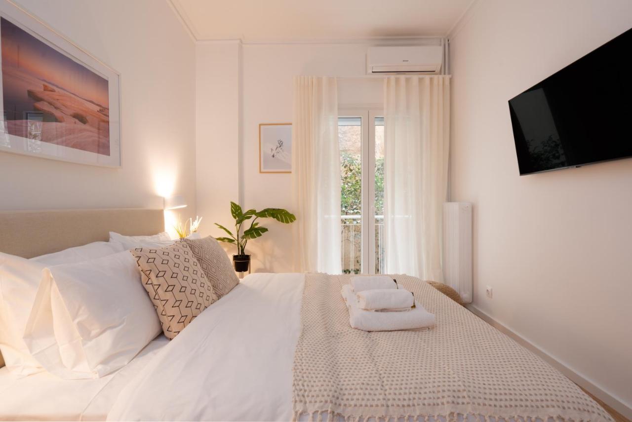 Unique 2 Bedrooms Apartment, Steps To Plaka And City Center เอเธนส์ ภายนอก รูปภาพ