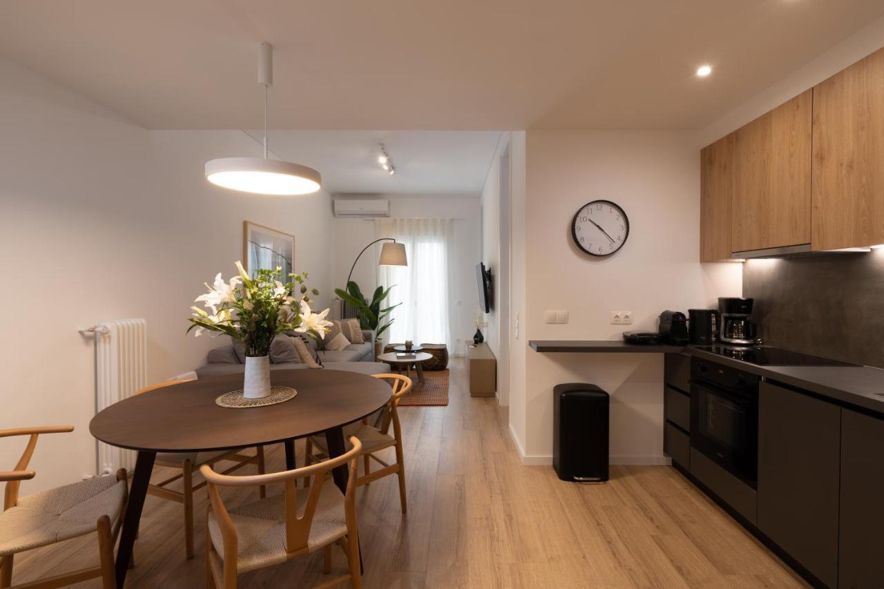 Unique 2 Bedrooms Apartment, Steps To Plaka And City Center เอเธนส์ ภายนอก รูปภาพ