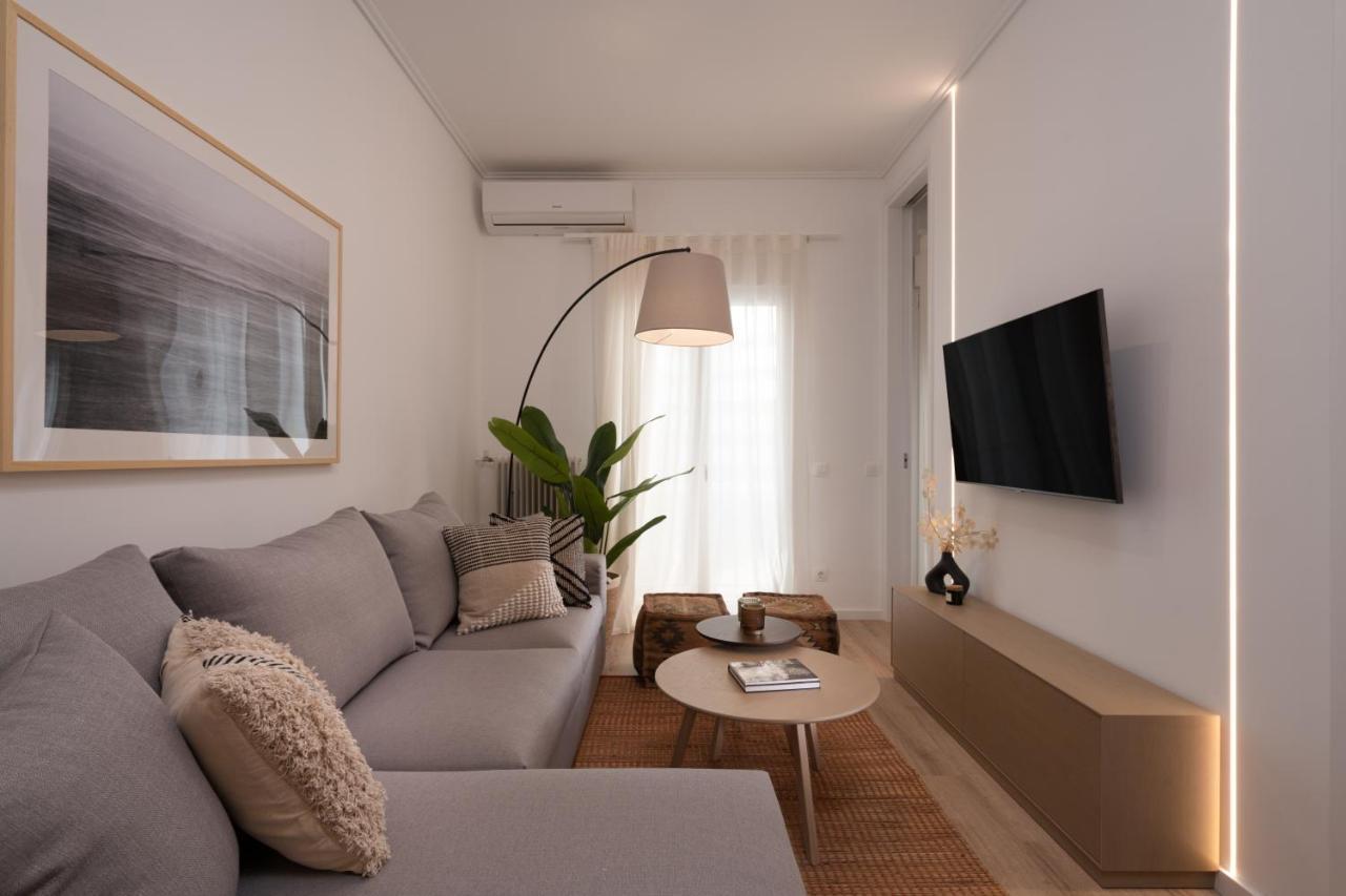 Unique 2 Bedrooms Apartment, Steps To Plaka And City Center เอเธนส์ ภายนอก รูปภาพ